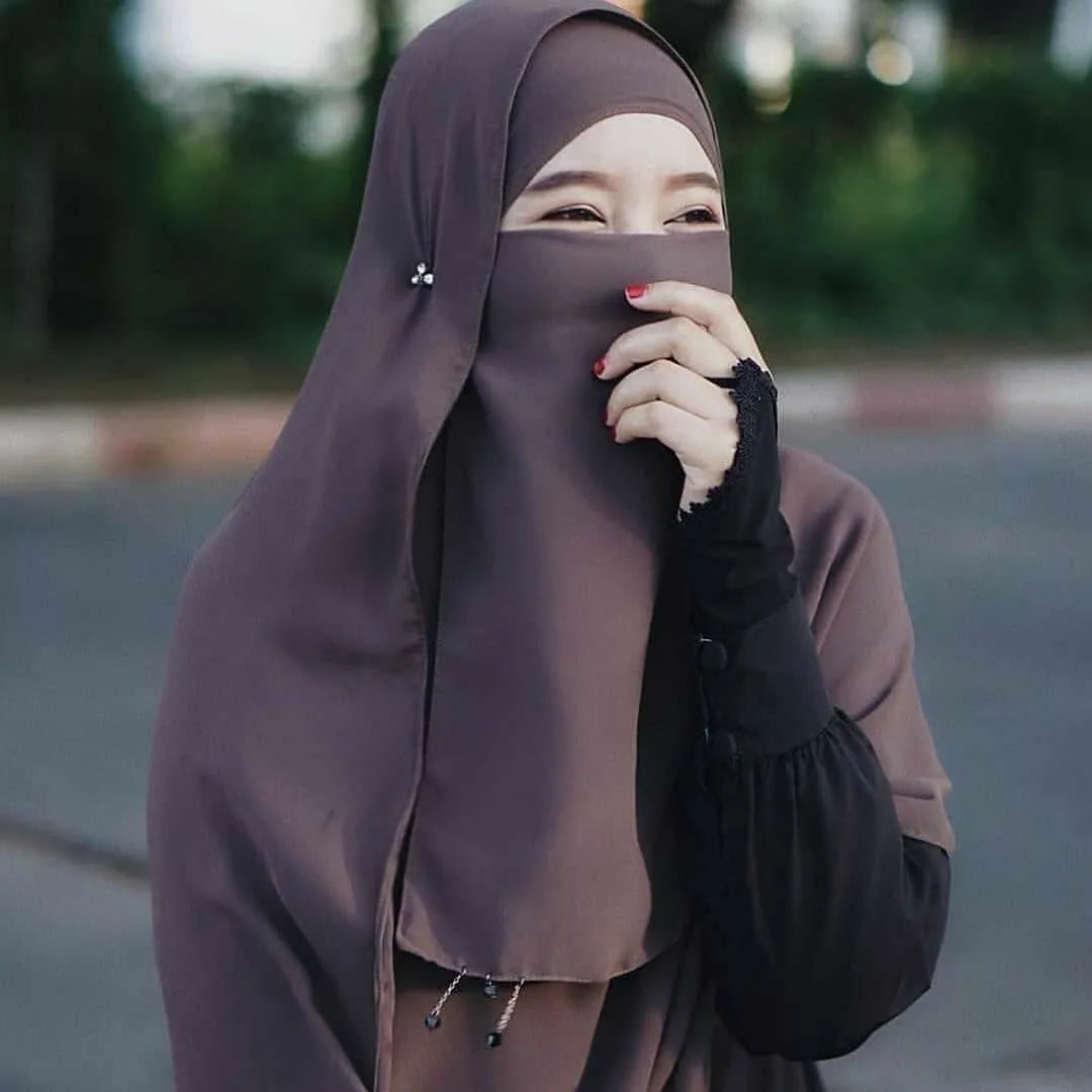 The Timeless Elegance of Abayas: A Wardrobe Essential for Every Woman